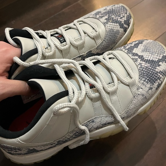 Jordan 11 Retro low snake light bone - Picture 7 of 7